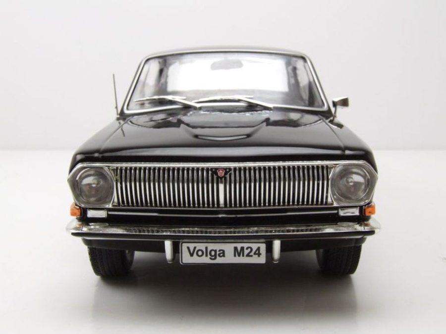 GAZ Wolga Volga M24 1967 schwarz graues Interieur Modellauto 1:18 MCG