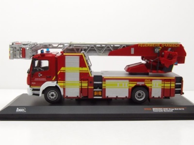 Mercedes Atego DLK 23/12 Metz Freiwillige Feuerwehr Garmisch-Patenkirchen rot Modellauto 1:43 ixo models