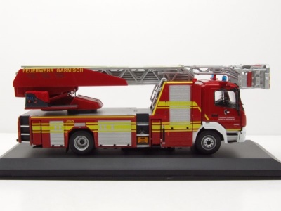 Mercedes Atego DLK 23/12 Metz Freiwillige Feuerwehr Garmisch-Patenkirchen rot Modellauto 1:43 ixo models