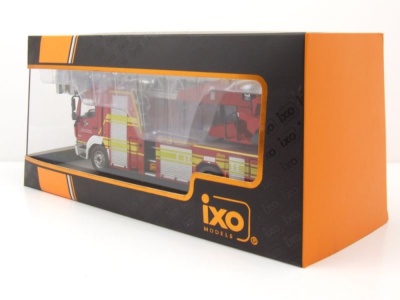 Mercedes Atego DLK 23/12 Metz Freiwillige Feuerwehr Garmisch-Patenkirchen rot Modellauto 1:43 ixo models