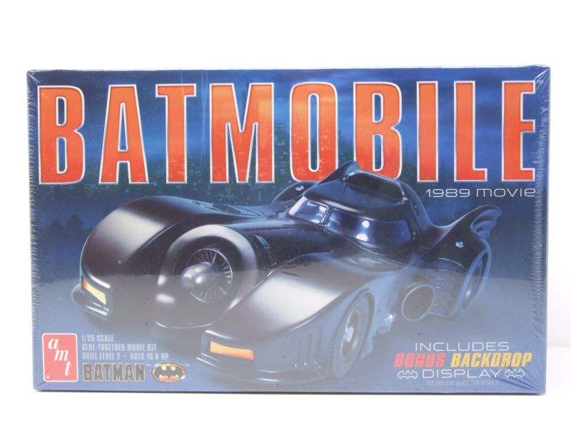 Batman Batmobile 1989 Kunststoffbausatz Modellauto 1:25 AMT