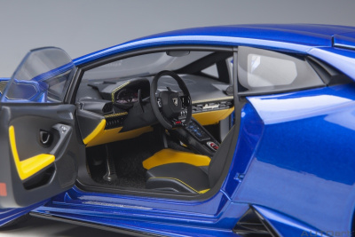 Lamborghini Huracan EVO 2019 blau Modellauto 1:18 Autoart