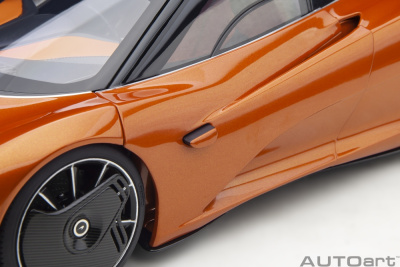 McLaren Speedtail 2020 orange Modellauto 1:18 Autoart