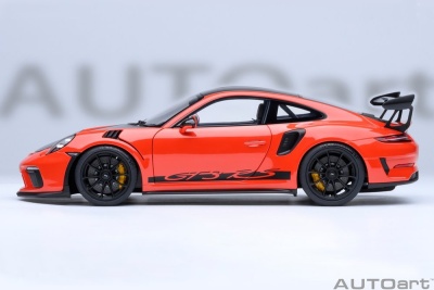 Porsche 911 (991.2) GT3 RS Weissach 2017 lava orange Alufelgen Modellauto 1:18 Autoart