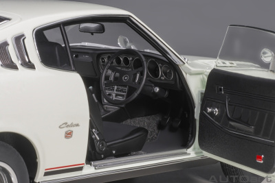 Toyota Celica Liftback 2000 GT RA25 1973 weiß Modellauto 1:18 Autoart