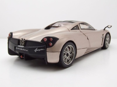 Pagani Huayra 2013 grau gold Modellauto 1:18 Motormax