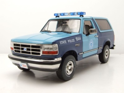 Ford Bronco XLT 1996 Massachusetts State Police blau Modellauto 1:18 Greenlight Collectibles