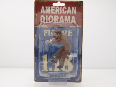 Figur Race Day 5 Serie 1 Mann mit Schwamm braun für 1:18 Modelle American Diorama