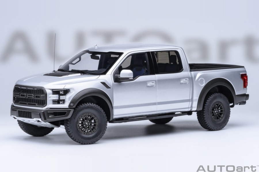 Ford F-150 Raptor Supercrew Pick Up 2017 silber Modellauto 1:18 Autoart