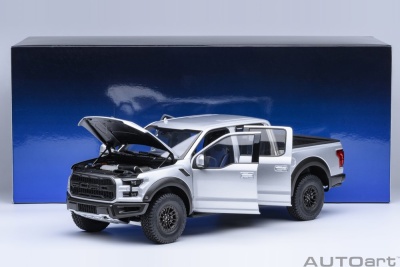 Ford F-150 Raptor Supercrew Pick Up 2017 silber Modellauto 1:18 Autoart