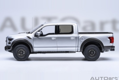 Ford F-150 Raptor Supercrew Pick Up 2017 silber Modellauto 1:18 Autoart