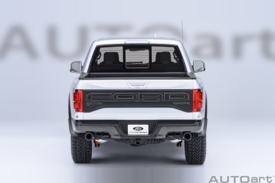 Ford F-150 Raptor Supercrew Pick Up 2017 silber Modellauto 1:18 Autoart