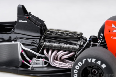 McLaren Honda MP4/6 #1 Formel 1 1991 weiß rot A.Senna Modellauto 1:18 Autoart