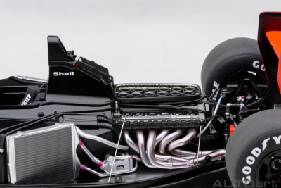 McLaren Honda MP4/6 #1 Formel 1 1991 weiß rot A.Senna Modellauto 1:18 Autoart