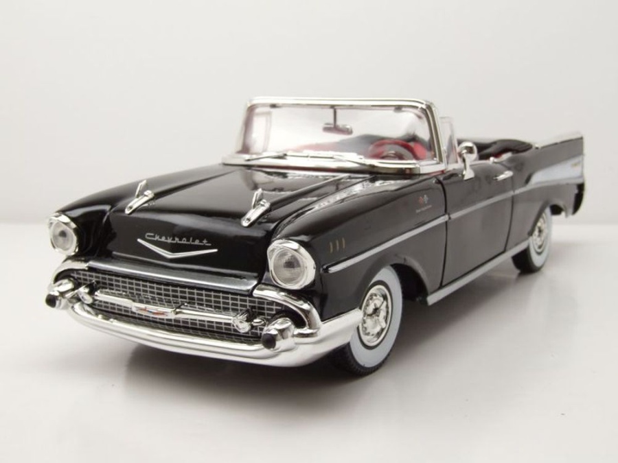 Modellauto Chevrolet Bel Air Convertible 1957 schwarz James Bond