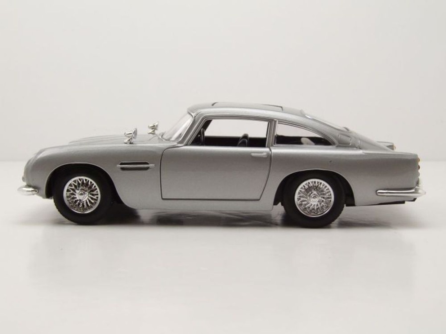 Aston Martin DB5 James Bond 1:24 MotorMax - Maquette Argent Portes Ouvrantes