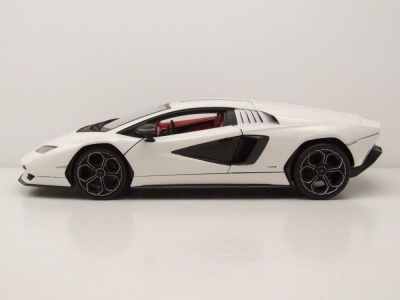 Lamborghini Countach LPI 800-4 weiß Modellauto 1:18 Maisto