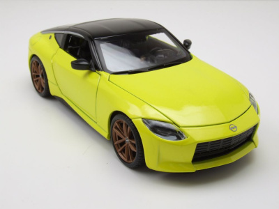 Nissan 400z 2022 gelb Modellauto 1:24 Maisto
