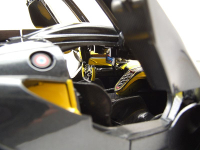 Bugatti Bolide 2020 gelb Modellauto 1:18 Bburago
