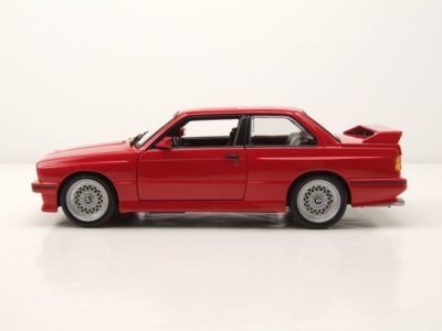 BMW M3 E30 1988 rot Modellauto 1:24 Bburago