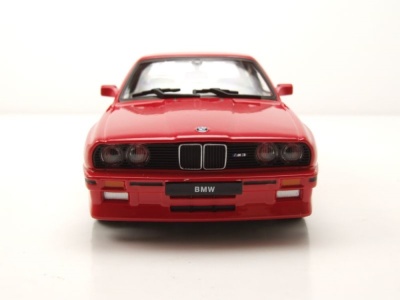 BMW M3 E30 1988 rot Modellauto 1:24 Bburago