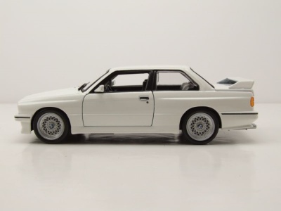 BMW M3 E30 1988 weiß mit Streifen Modellauto 1:24 Bburago