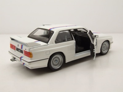 BMW M3 E30 1988 weiß mit Streifen Modellauto 1:24 Bburago