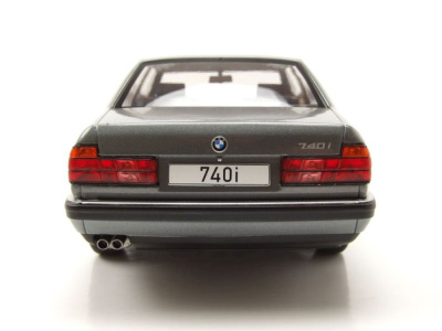 BMW 740i 7er E32 1992 grau metallic Modellauto 1:18 MCG