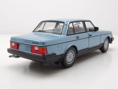 Volvo 240 GL blau Modellauto 1:24 Welly