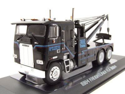 Freightliner FLA 9664 Tow Truck 1984 schwarz Terminator 2 Modellauto 1:43 Greenlight Collectibles