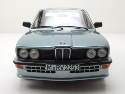 BMW M535i E12 1980 blau metallic Modellauto 1:18 Norev