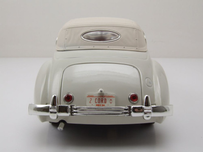 Cord 810 1936 weiß Modellauto 1:18 Signature Models