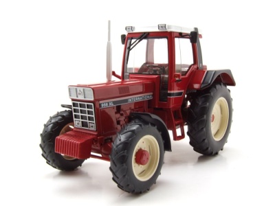 Case IHC 956 XL Traktor rot Modellauto 1:32 Schuco