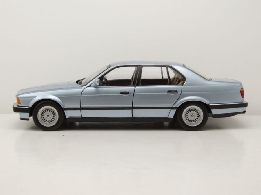 希少 【完品】 ミニチャンプス MINICHAMPS BMW 730i 1987 1/18