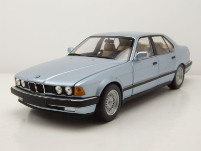 BMW 7er 730I E32 1986 hellblau metallic Modellauto 1:18...