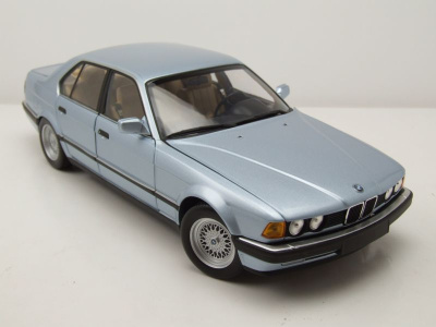 BMW 7er 730I E32 1986 hellblau metallic Modellauto 1:18 Minichamps