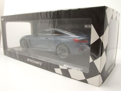 BMW M8 Coupe 2020 blau metallic Modellauto 1:18 Minichamps