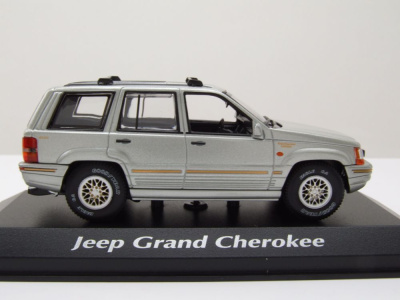 Jeep Grand Cherokee 1995 silber Modellauto 1:43 Maxichamps
