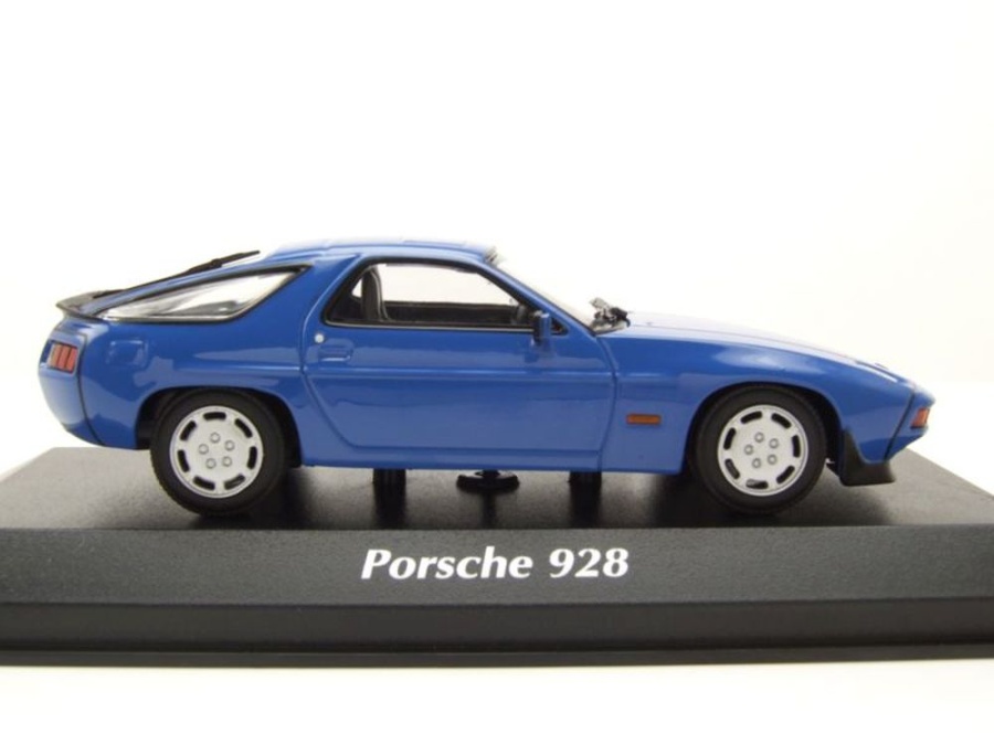 【MAXICHAMPS】Porsche 928 Blue AUTOart 1:18 Scale Porsche 928, Minervabluemetallic. ezToys