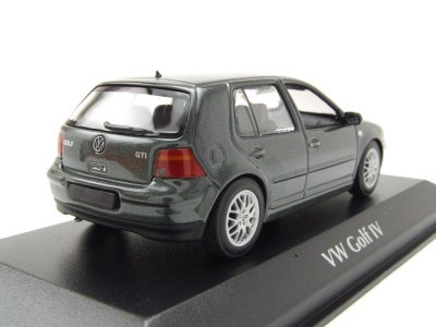 VW Golf 4 1999 grau metallic Modellauto 1:43 Maxichamps