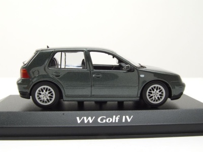 VW Golf 4 1999 grau metallic Modellauto 1:43 Maxichamps