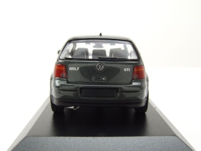VW Golf 4 1999 grau metallic Modellauto 1:43 Maxichamps