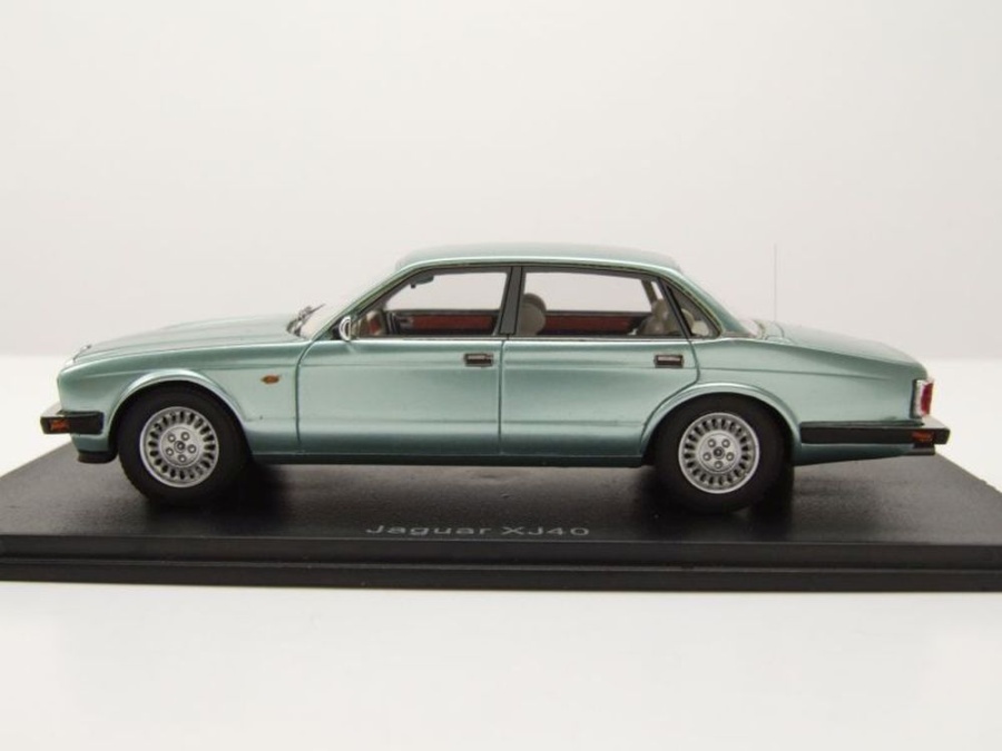 JAGUAR XJ40 SOVEREIGN 1990 METALLIC LIGHT GREEN NEO 49603 1/43 RESINE XJ 40