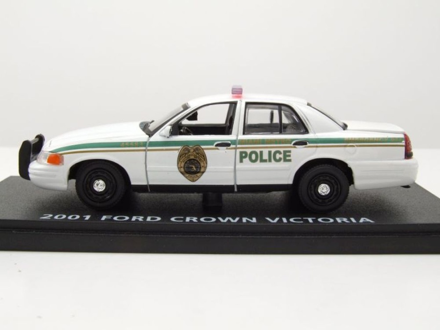 Ford Crown Victoria Police 2001 Miami Metro – Échelle 1:43 Greenlight – Modèle Dexter Blanc