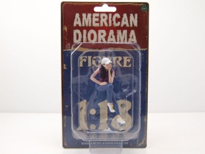 Figur Night Out Kris weiße Mütze lila Top für 1:18 Modelle American Diorama