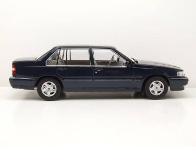 Volvo 960 1996 dunkelblau metallic Modellauto 1:18 Triple9