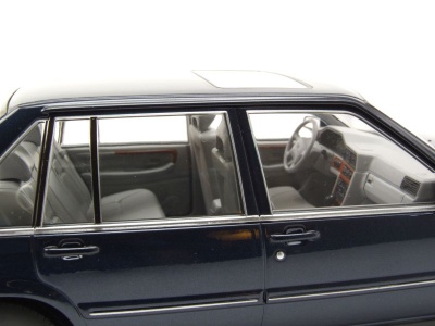 Volvo 960 1996 dunkelblau metallic Modellauto 1:18 Triple9