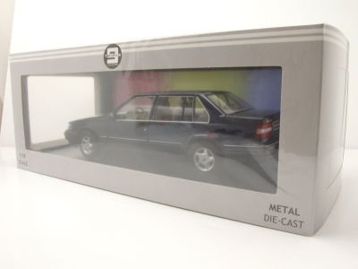 Volvo 960 1996 dunkelblau metallic Modellauto 1:18 Triple9