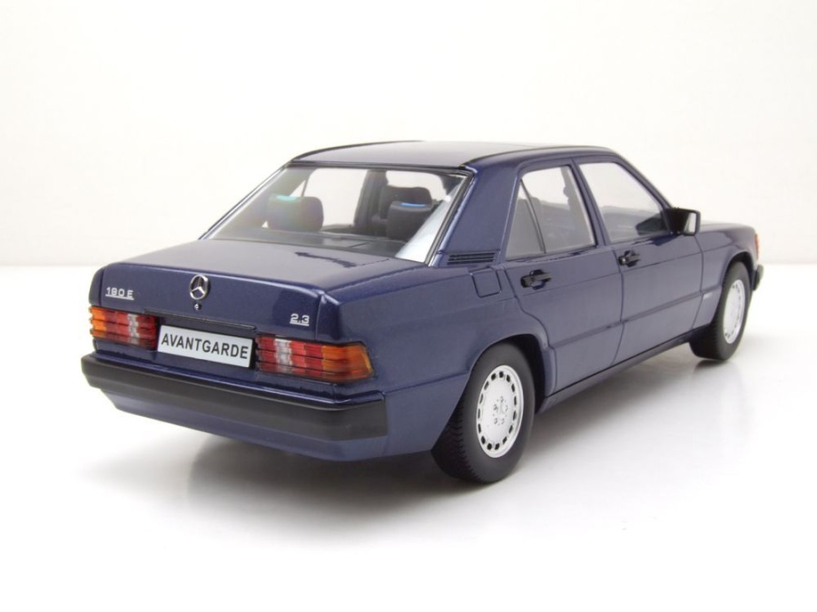 Triple 9 Mercedes-Benz 190E 2.3 (W201) Avantgarde 1:18 Modellauto (T9-1800312) O
