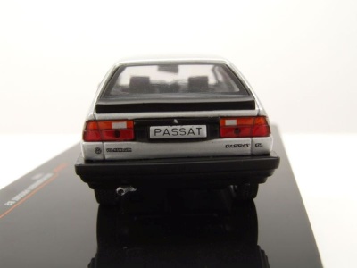 VW Passat B2 1985 silber Modellauto 1:43 ixo models